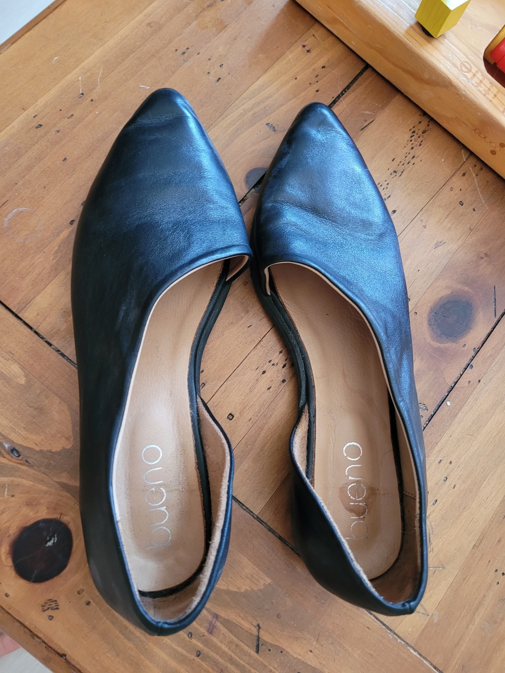 Bueno Black Leather Pointed Slingback Flats